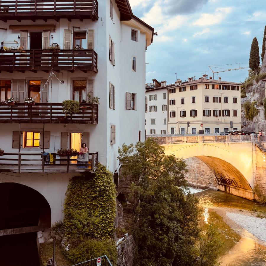 Appartamento Borgo San Tomaso, Tra Storia E Natura ロヴェレート エクステリア 写真