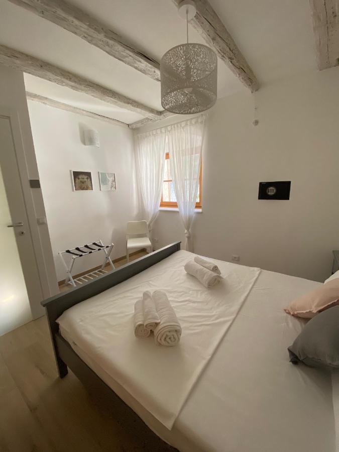 Appartamento Borgo San Tomaso, Tra Storia E Natura ロヴェレート エクステリア 写真