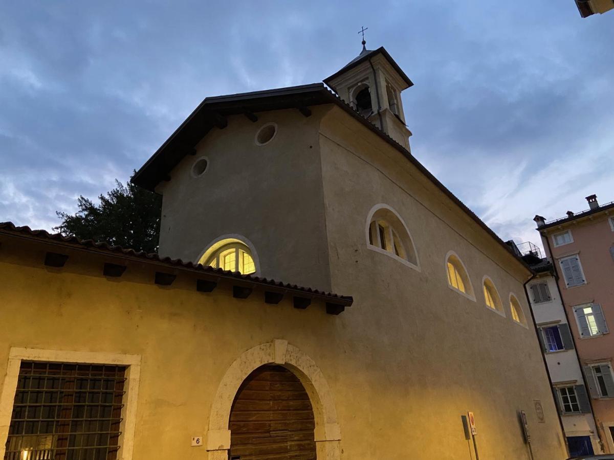 Appartamento Borgo San Tomaso, Tra Storia E Natura ロヴェレート エクステリア 写真