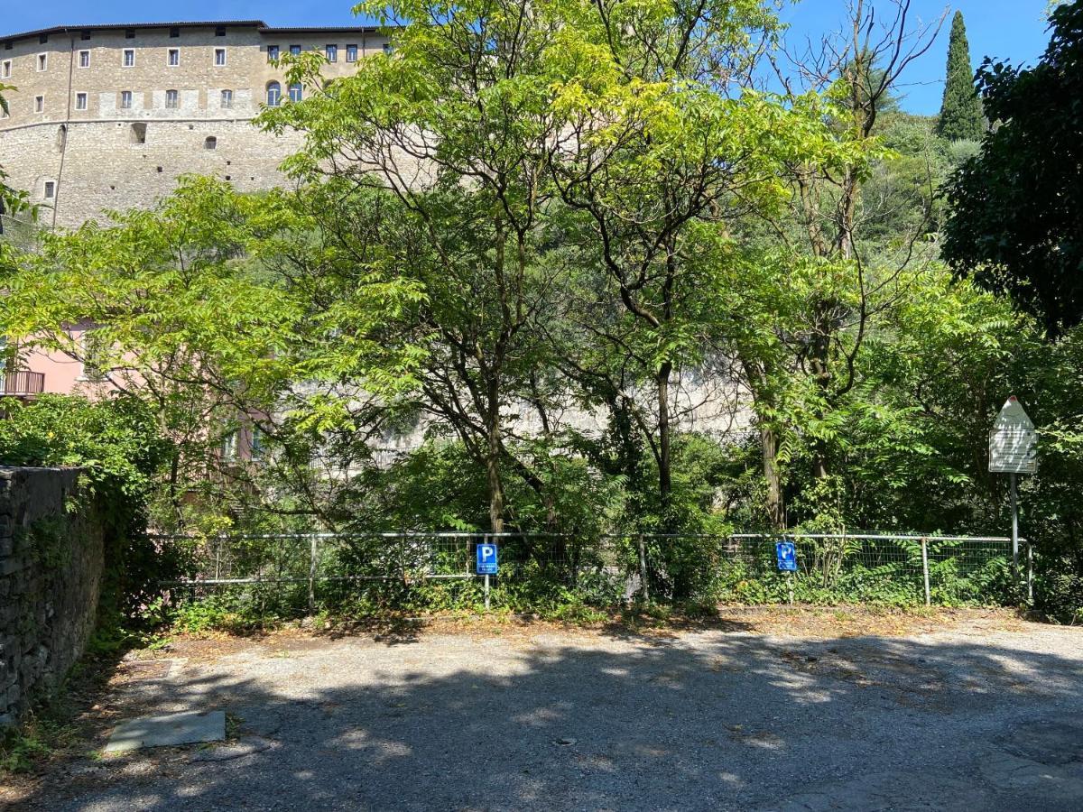 Appartamento Borgo San Tomaso, Tra Storia E Natura ロヴェレート エクステリア 写真